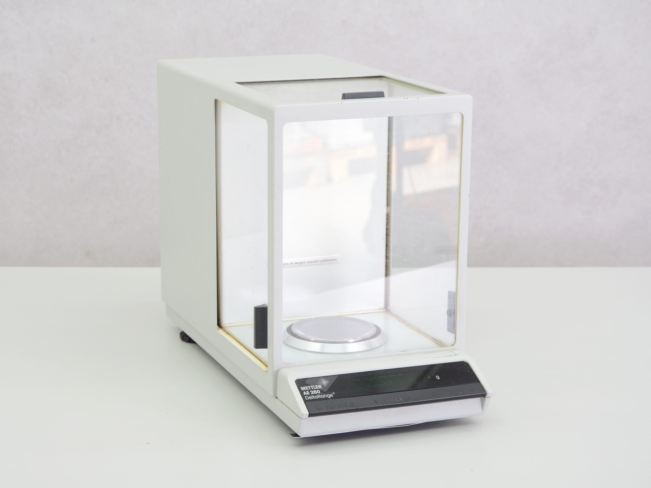 5559 Mettler AE260 01